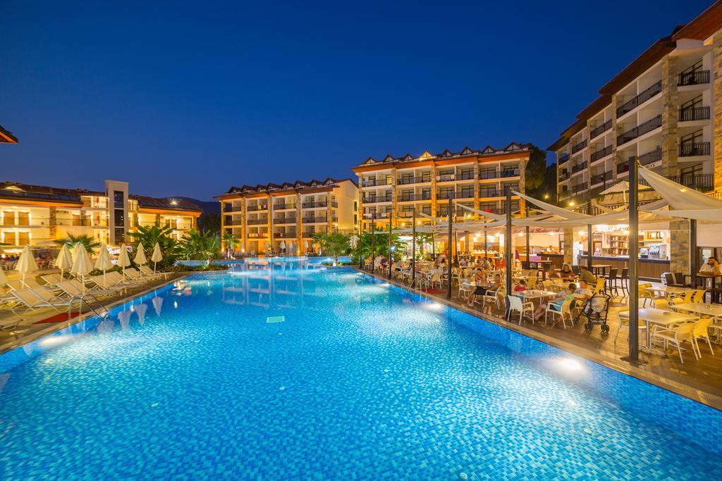 Hotel Ramada By Wyndham Akbuk 4*